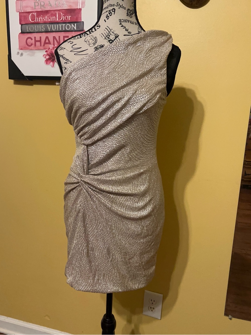 Love Reign Champagne One-Shoulder Ruched Cocktail Dress size M